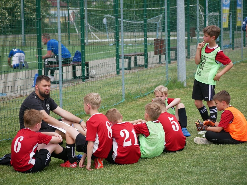 Turniej piłkarski w Skokach. Dzieci i młodzież opanowały stadion