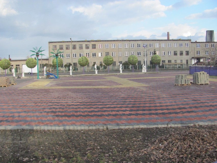 Swastyka na parkingu przed dyskoteką Ray zniknęła.