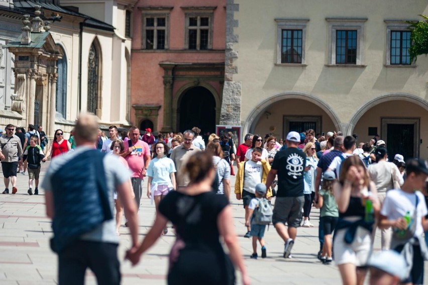 Krakowscy przedsiębiorcy z branży turystycznej potrzebują natychmiastowej pomocy. Tymczasem radni decydują o powołaniu nowej organizacji