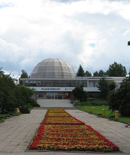 Źródło: http://commons.wikimedia.org/wiki/File:Planetarium_w_Olsztynie.jpg