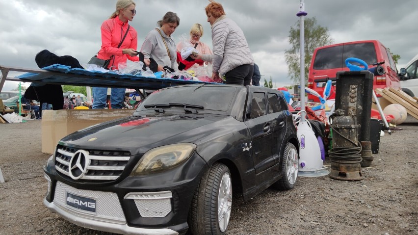 Pchli targ na bazarze w Piotrkowie