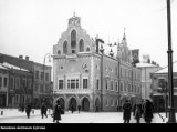 Rzeszowski Rynek przyprószony śniegiem w czasie II wojny światowej [ZDJĘCIA ARCHIWALNE]