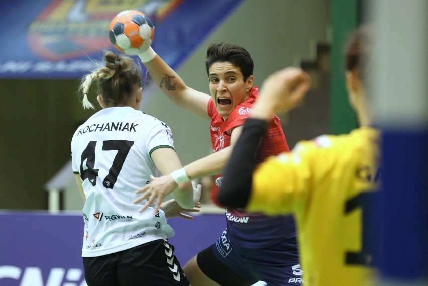 PGNiG Superliga Kobiet: Mecz MKS Piotrcovia - MKS Perła...