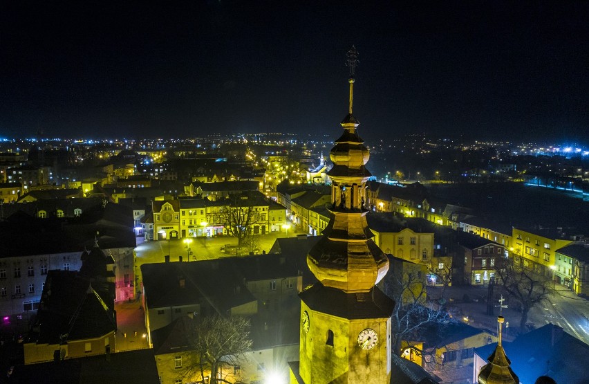 Lubliniec: zobaczcie nasze miasto nocą. Sfotografował je za pomocą drona Robert Neumann [zdjęcia]