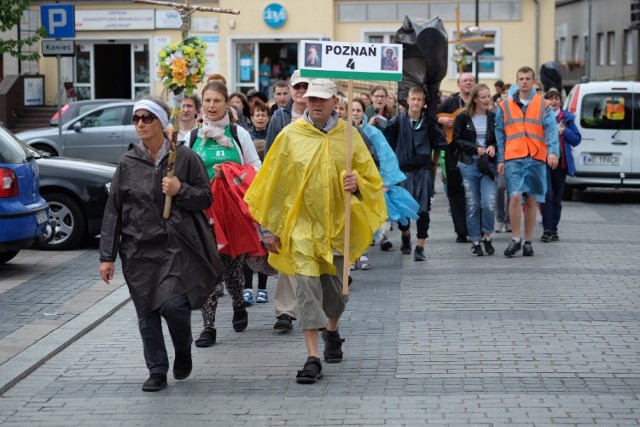 Przed południem po raz 82. wyruszyła Poznańska Piesza Pielgrzymka na Jasną Górę.