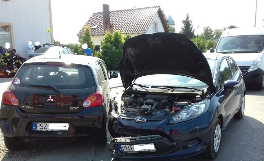 Nowy Tomyśl: Dwa auta zderzyły się na ulicy Komunalnej