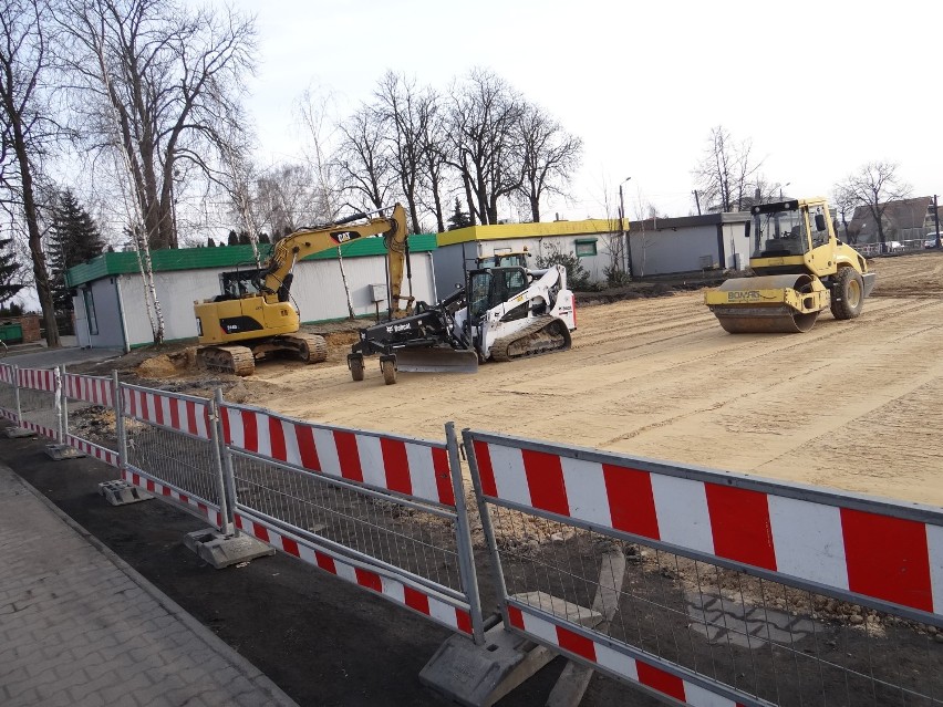Powstają nowe parkingi na os. Wyszyńskiego i przy ul. 3 Maja w Wieluniu