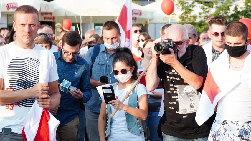 Marsz solidarności z Białorusią przeszedł ulicami Białegostoku (ZDJĘCIA, WIDEO)