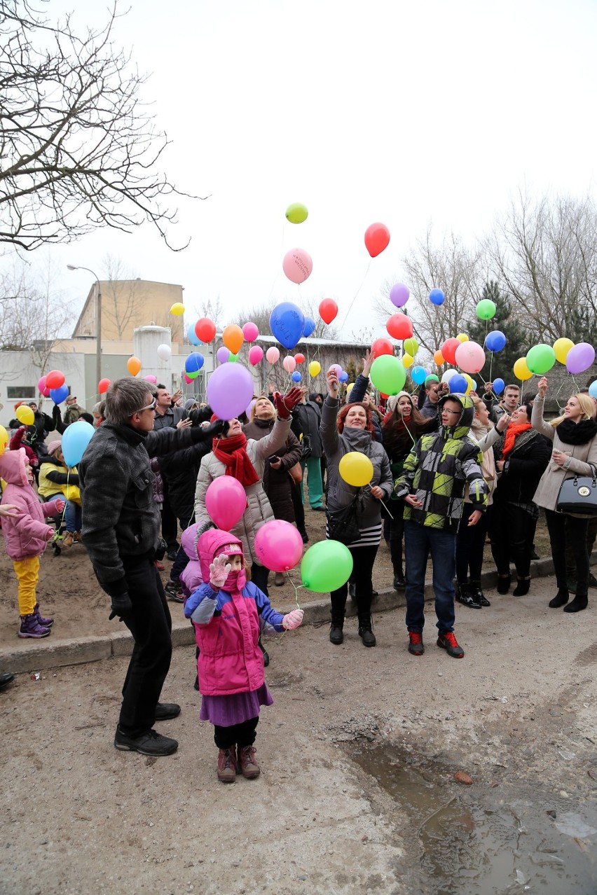 Międzynarodowy Dzień Dziecka z Chorobą Nowotworową. Balony odleciały [ZDJĘCIA]