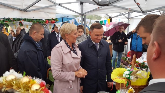 Prezydent Andrzej Duda na dożynkach spotkał się z mieszkańcami Tworkowa i Krzyżanowic