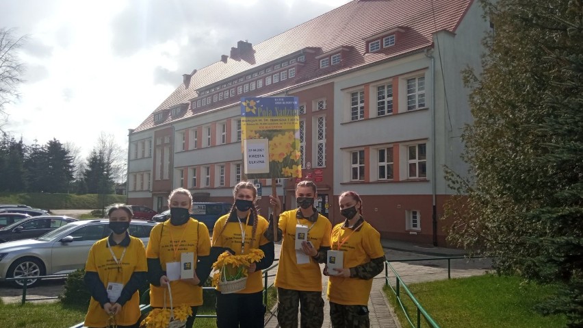 Pola Nadziei w Białym Borze dzięki uczniom „mundurówki”. Kwestowali dla hospicjum w Szczecinku