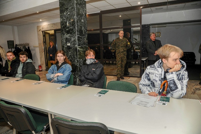 Kwalifikacja wojskowa w Jaśle. W pierwszym dniu, 5 lutego,...