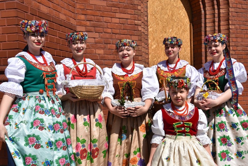 Święcenie potraw w strojach śląskich w Radzionkowie 2019