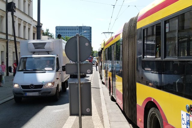 4 osoby zostały ranne w wyniku ostrego hamowania autobusu linii 57.