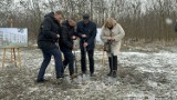 Nowy budynek mieszkalny w Aleksandrowie Kujawskim. Powstaną 33 mieszkania. Zdjęcia i wideo