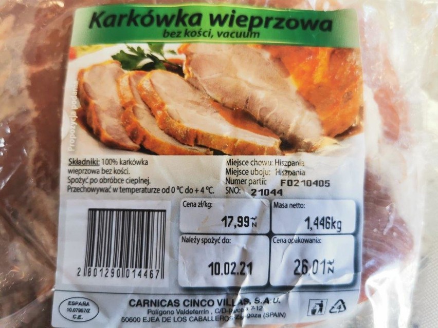 Śruba w mięsie w jednym z pilskich marketów. Klient nie kryje rozczarowania [ZDJĘCIA, FILM]