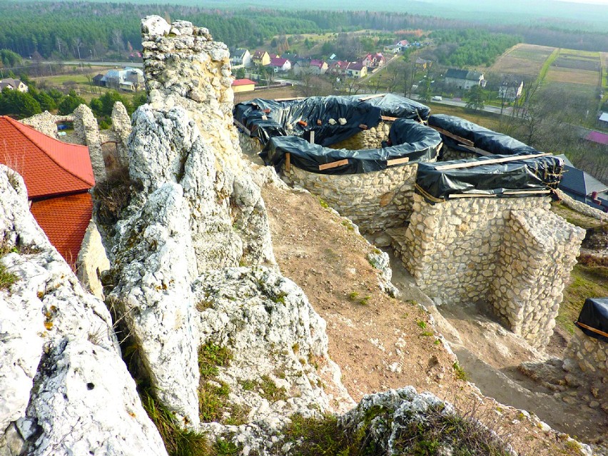Zamek w Rabsztynie podczas przebudowy