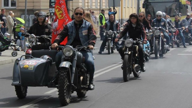 Już w niedzielę zapraszamy na niesamowicie widowiskową imprezę - Gnieźnieńskie Rozpoczęcie Sezonu Motocyklowego 2017. 

PROGRAM IMPREZY:

godz.: 12:00 - Zbiórka na gnieźnieńskim Rynku

godz.: 12:30 - Start parady przez miasto

godz.: 13:00 - Zielone zaplecze Muzeum Zabytków Kultury Technicznej, gril, kawa, herbata, konkurencje, zwiedzanie wystawy, konkurencje z nagrodami. Nagroda Główna: profesjonalny podnośnik motocyklowy.