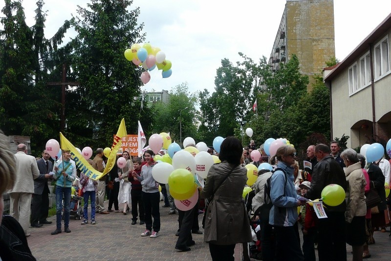 Marsz dla życia i rodziny w Tomaszowie, festyn parafialny w kościele przy ul. Spalskiej [FOTO]