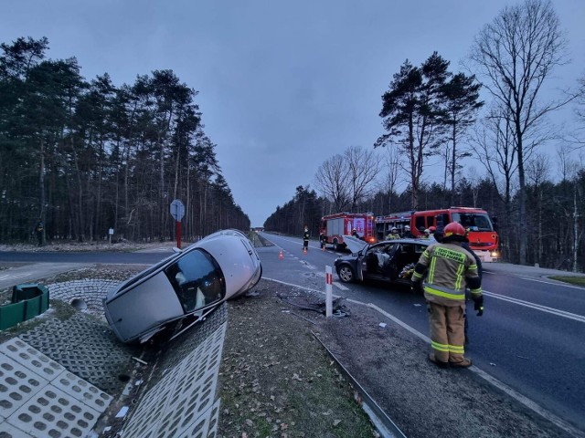 Wszyscy poszkodowani w wypadku to podróżujący peugeotem.