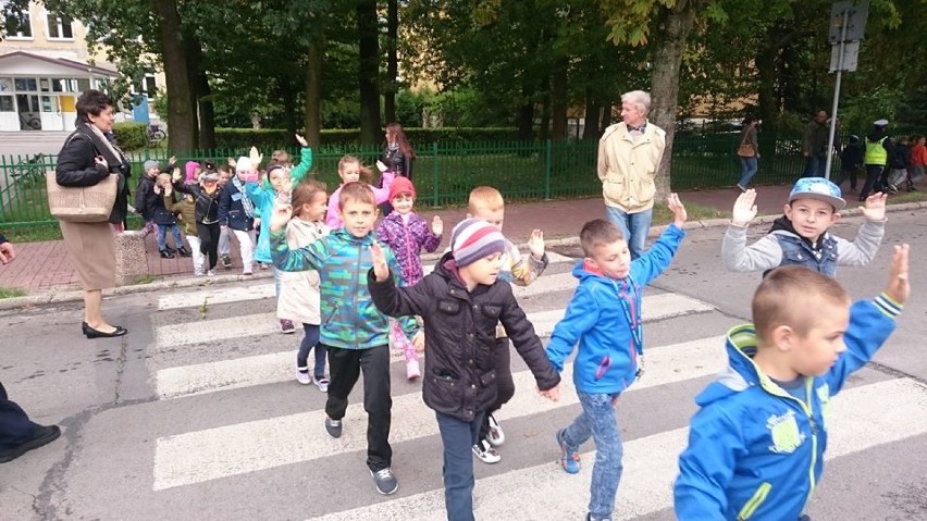 "Bezpieczna droga do szkoły" w Kraśniku. Uczyli dzieciaki zasad bezpieczeństwa w ruchu drogowym FOTO