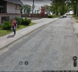 Przyłapani przez Google Street View w Karbowie. Rozpoznajesz kogoś na zdjęciach? 