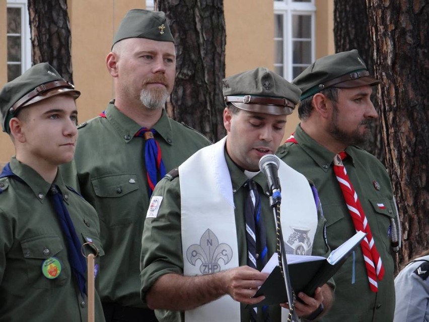 Lubliniec: 74 Górnośląski Pułk Piechoty został patronem hufca ZHP. Odsłonięto też tablicę upamiętniającą poległych harcerzy [ZDJĘCIA]