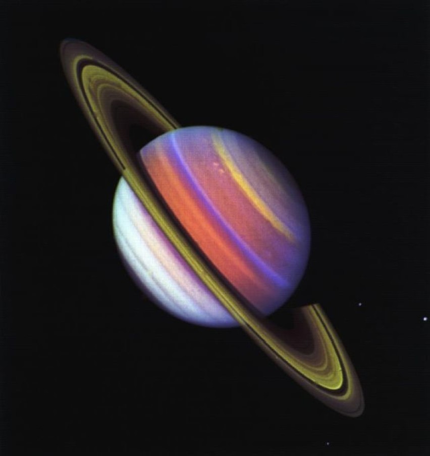 Minęło 35 lat odkąd sonda Voyager 2 przybliżyła nam Saturna (zdjęcia)