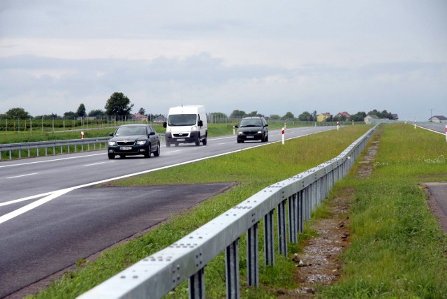 Ponad 33 kilometrowy odcinek S17 od węzła Kurów Zachód do granicy województwa ma być przejazdny w drugiej połowie 2019 r.