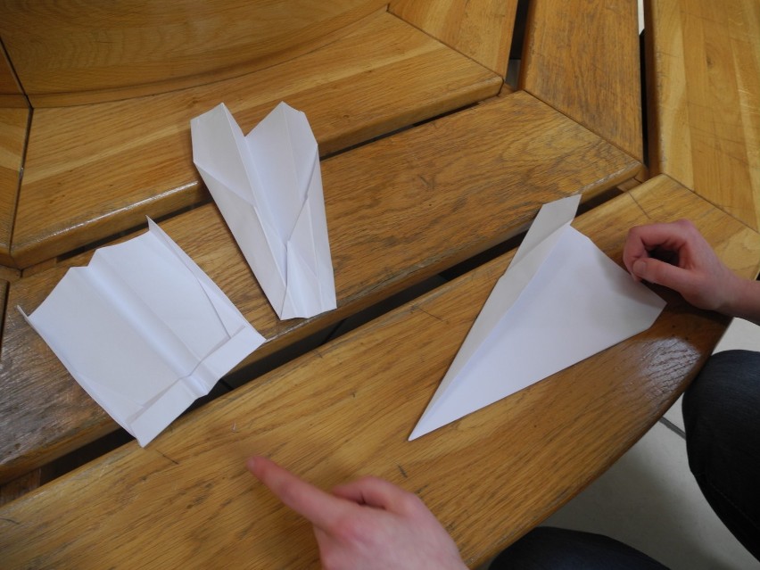 Zawody samolotów z papieru Red Bull Paper Wings na Politechnice Białostockiej [FOTO]