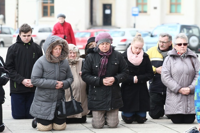 Pokutna droga krzyżowa w Pabianicach