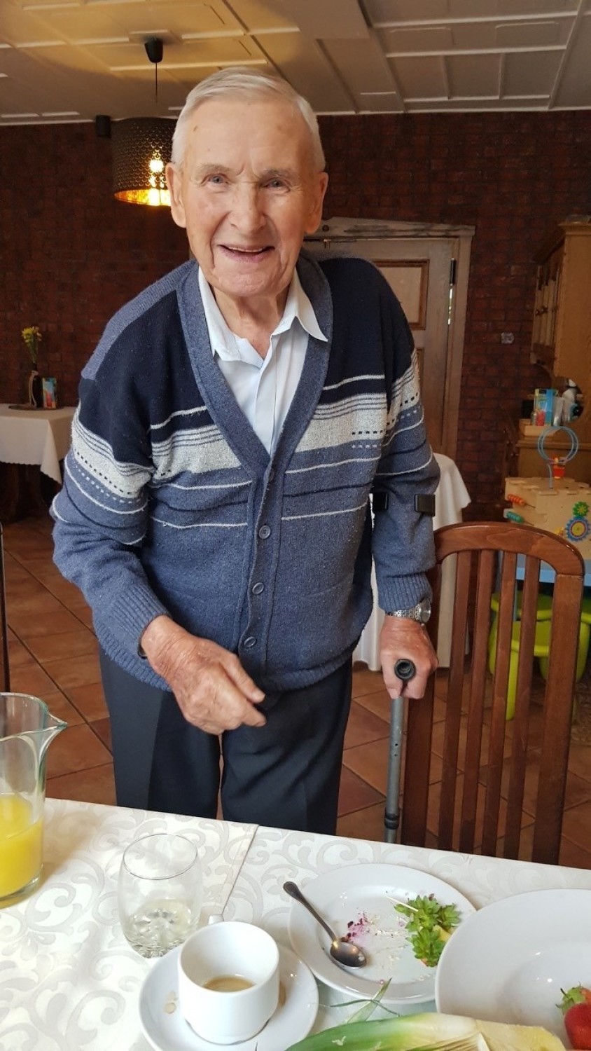 Józef Kochel ma 98 lat i właśnie wygrał walkę z koronawirusem!