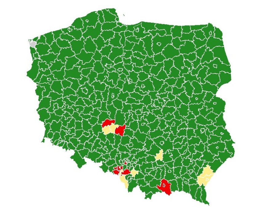 Koronawirus. Wracają obostrzenia w 19 powiatach. Gdzie  jest najwięcej zakażeń?  Ile testów wykonano w województwach? 