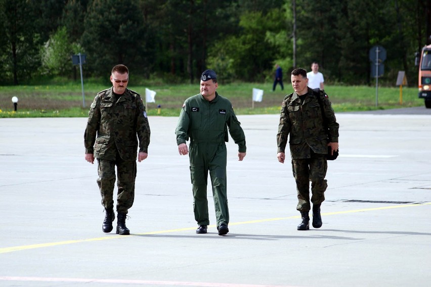 Mirosławiec. Ćwiczenia Kondor-12. MiGi i Su-22 ćwiczyły na lotnisku w Mirosławcu [ZDJĘCIA i WIDEO]