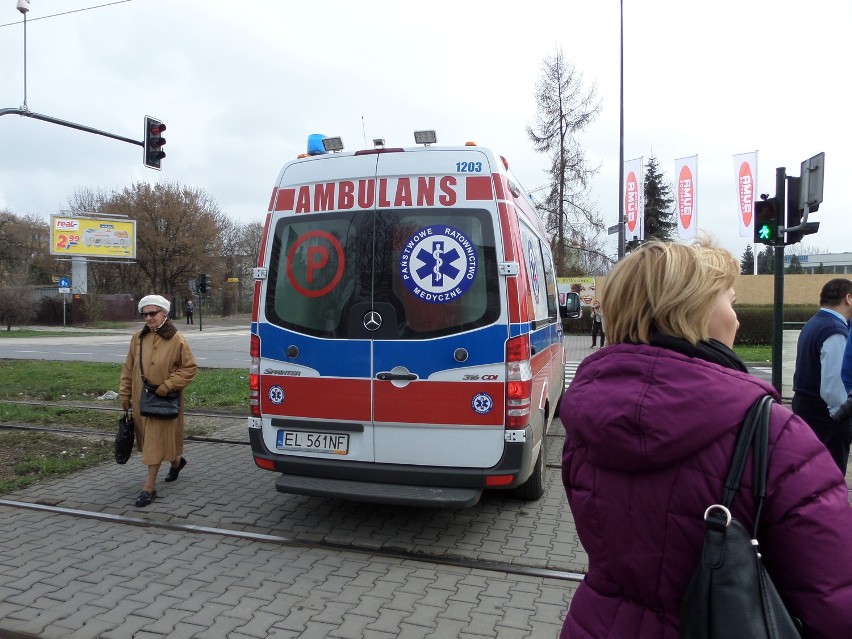 Wypadek Kraków. Kobieta potrącona przez tramwaj przy al. Pokoju