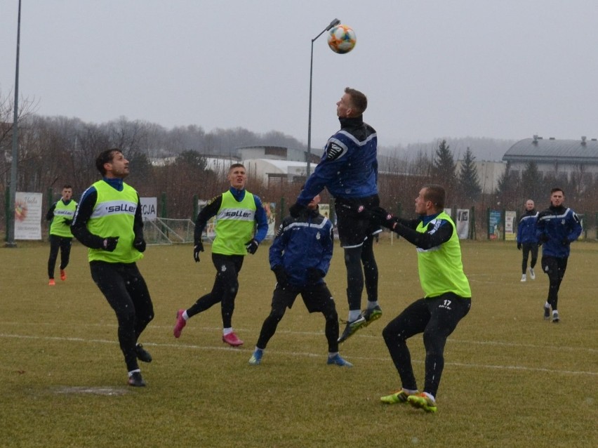 W piątek Sandecja nie dała szans swoim rezerwom aplikując im...