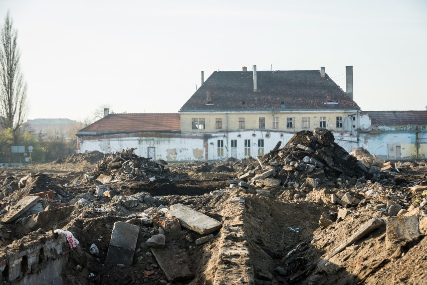 Prace rozbiórkowe przy ul. Artyleryjska/Rycerska prowadzi...