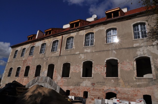 Rok 2012, początek renowacji szczecineckiego zamku