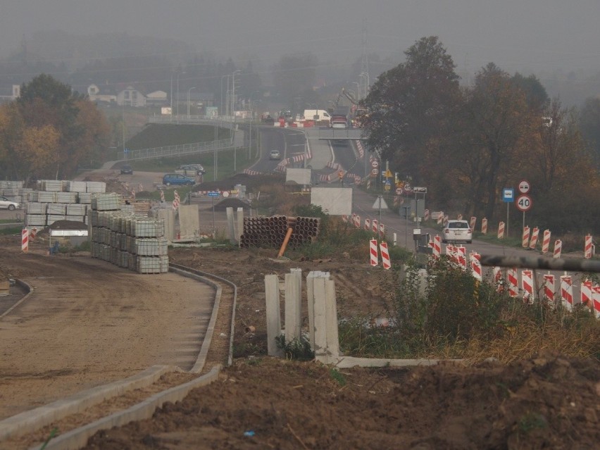 W Koszalinie trwa przebudowa 1,5-kilometrowego fragmentu ul....