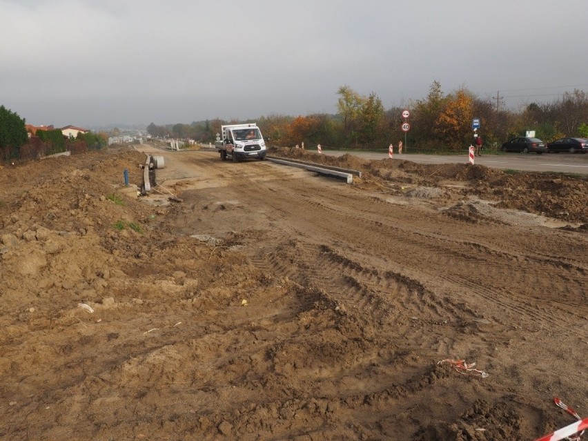 W Koszalinie trwa przebudowa 1,5-kilometrowego fragmentu ul....