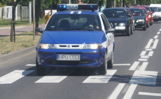 Częste patrole policjantów przyczyniają się do eliminacji pijanych