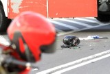 Wypadek na DK 10 w Kruszynie pod Bydgoszczą. Motocyklista zderzył się z ciężarówką