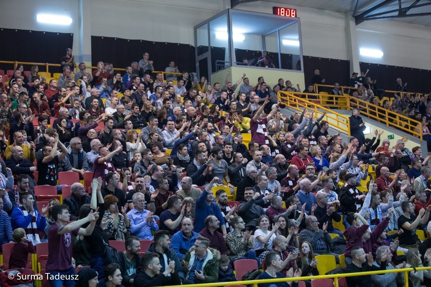 Spójnia Stargard - Polski Cukier Toruń 75:85. Tak dopingowali kibice i tancerki, a tak tańczył trener [ZDJĘCIA]