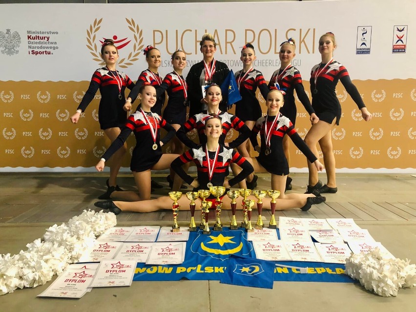 Cheerleaderki ze Studia Tańca Honorata na Grand Prix...