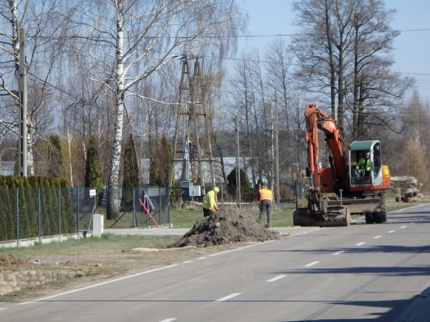 W Grodziksu i w Kalinku w gminie Rzgów drogowcy budują i remontują 