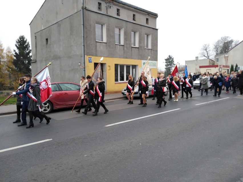 Święto Niepodległości w Gardei. Przy Urzędzie Gminy odsłonięto pamiątkową tablicę [ZDJĘCIA]