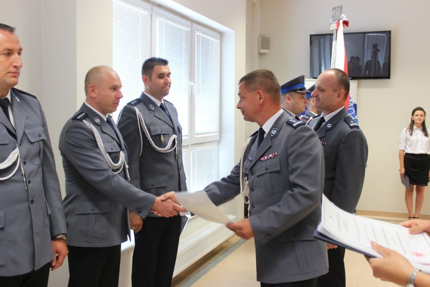 Święto policji 2018 w Lipnie. Policjanci otrzymali awanse i odznaczenia [zdjęcia]
