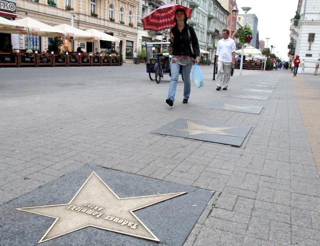 6 października w łódzkiej alei gwiazd odsłaniana jest gwiazda reżysera Stanisława Barei.