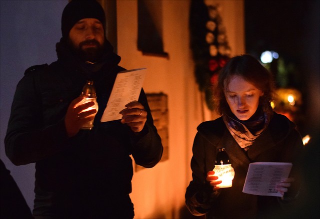 Stowarzyszenie Muzyka Dawna w Jarosławiu, po raz kolejny 1 listopada na Starym Cmentarzu w Jarosławiu, zorganizowało Śpiewy do Świętych Pańskich i o Rzeczach Ostatecznych. Dawne pieśni pochodzące m.in. z okolic Jarosławia śpiewano przy dźwiękach liry korbowej.