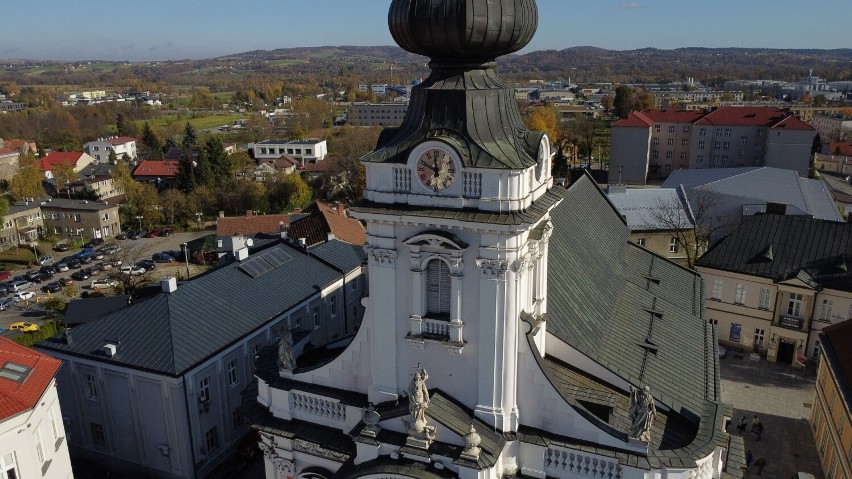 Plac Jana Pawła II w Wadowicach - widok na bazylikę